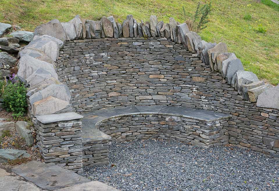 Sheltered seat, Hawkshead